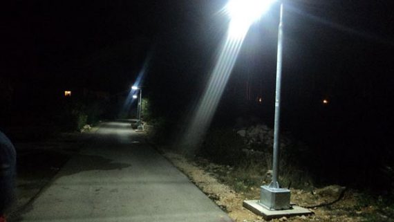 Solarni rasvjetni stup koji je postavio SolarProjekt d.o.o.