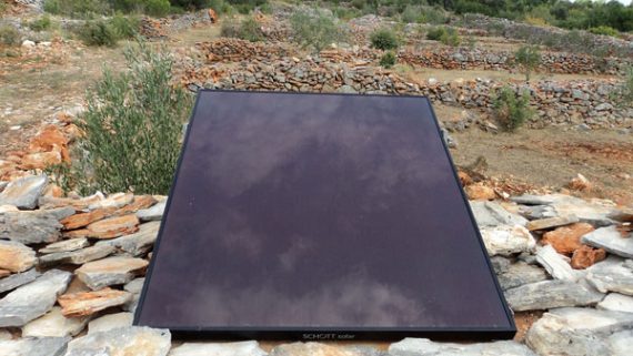 Otočni off-grid fotonaponski sustav s baterijskim spremnikom